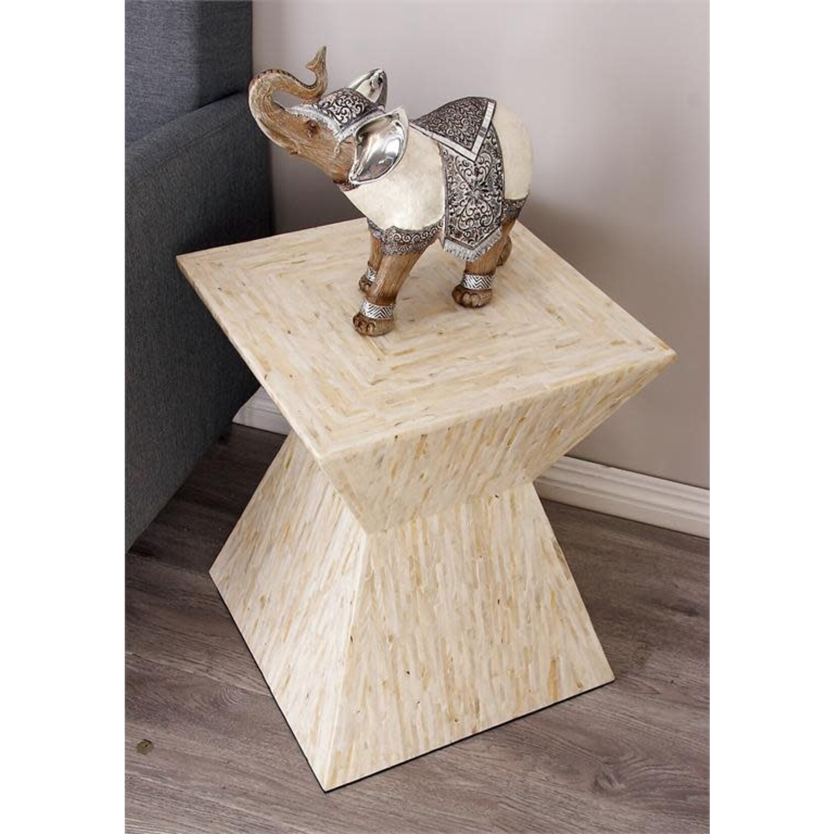 Uma Accent Table 16"Wx19"H