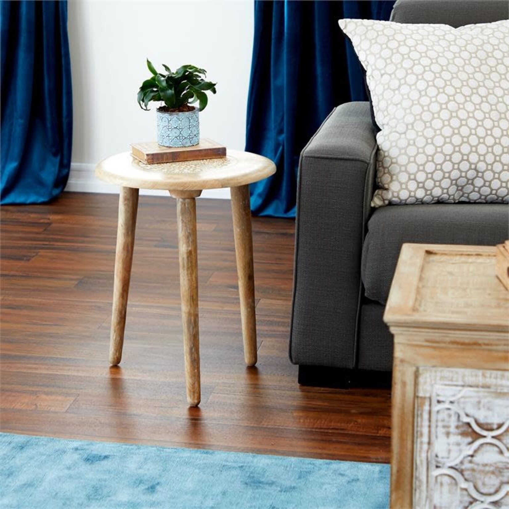 Uma Tripod Table 17"Wx22"H