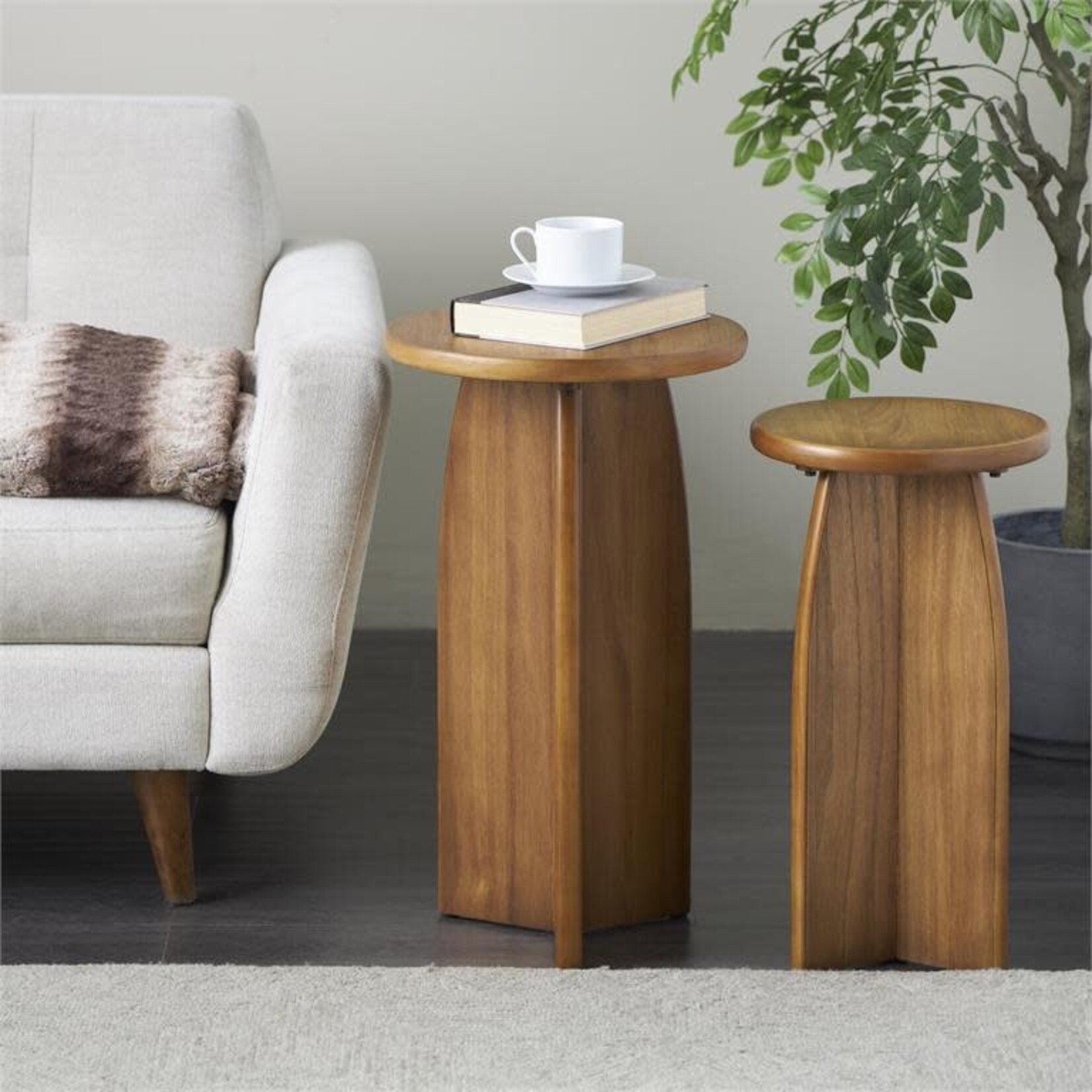 Uma Brown	Accent Tables s/2 (FW)