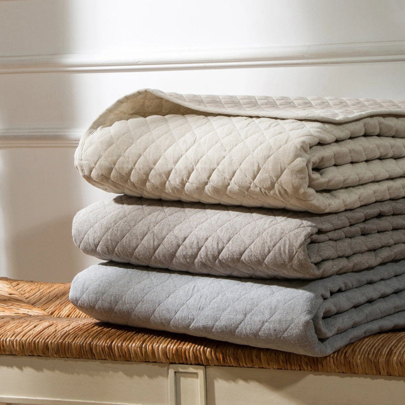 HiEnd Accents Anna Diamond Quilted Coverlet 1pc Taupe Full/Queen