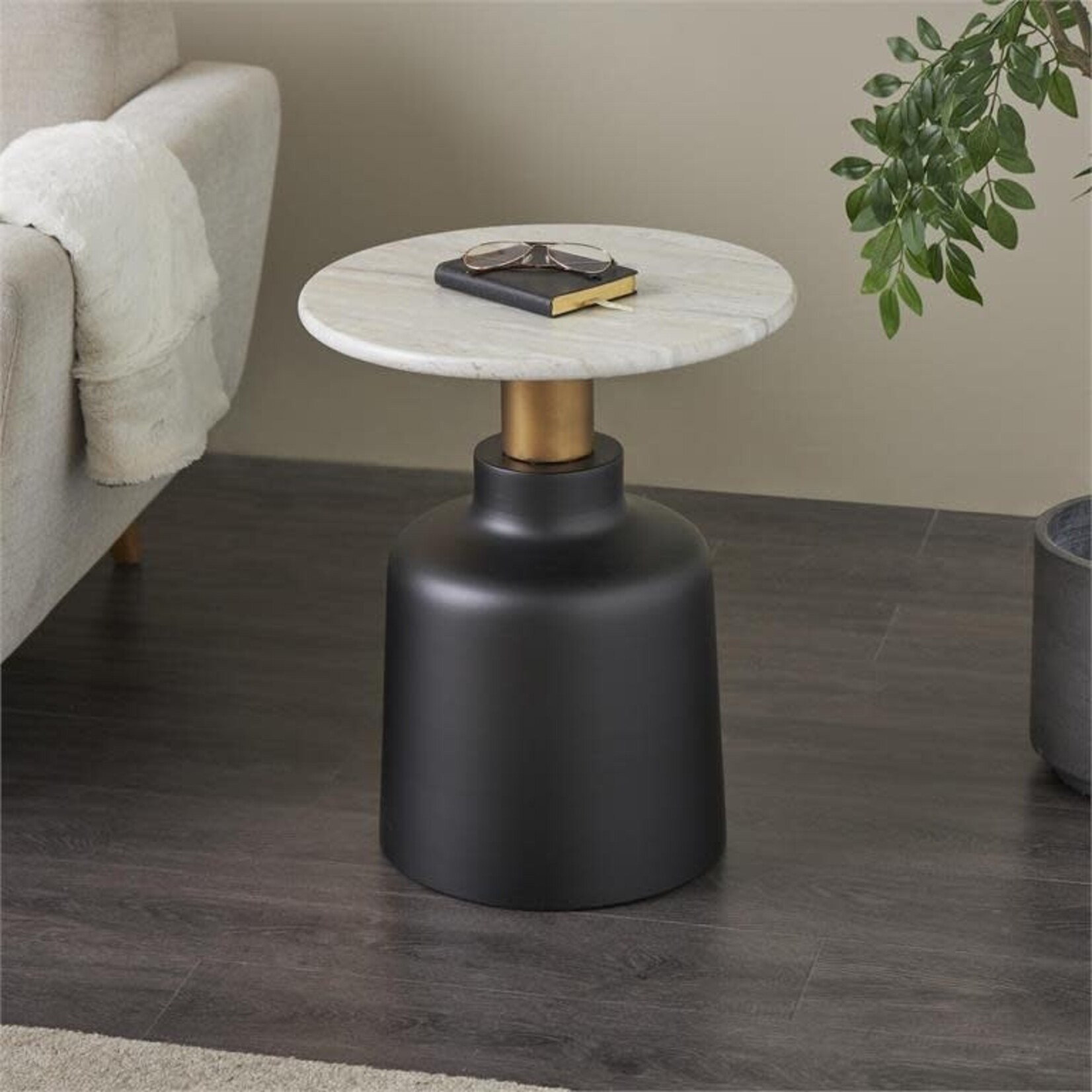 Uma 13706 Wood Metal End Table 18wx22h