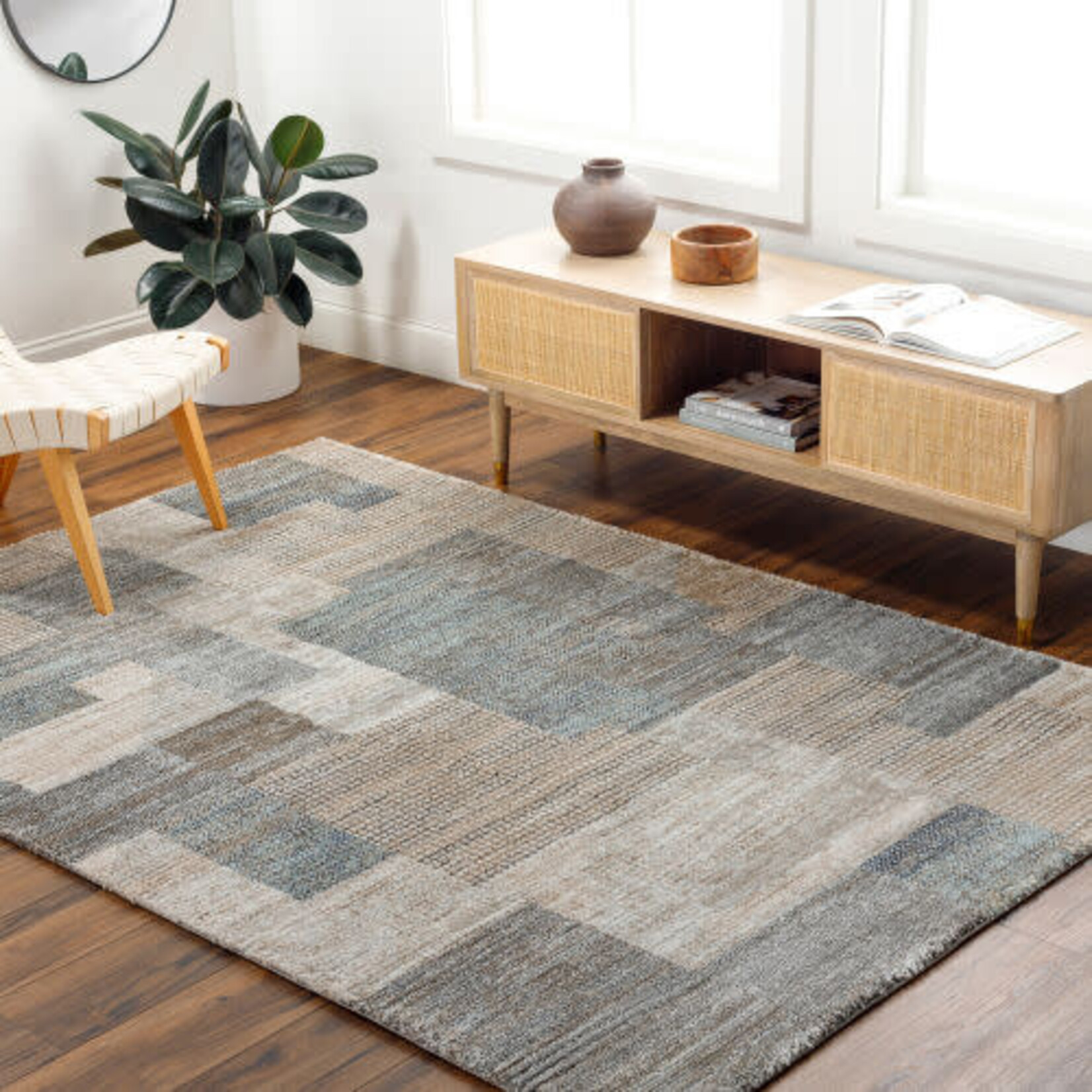 Surya MTN2309-537 5.3x7  	Rug