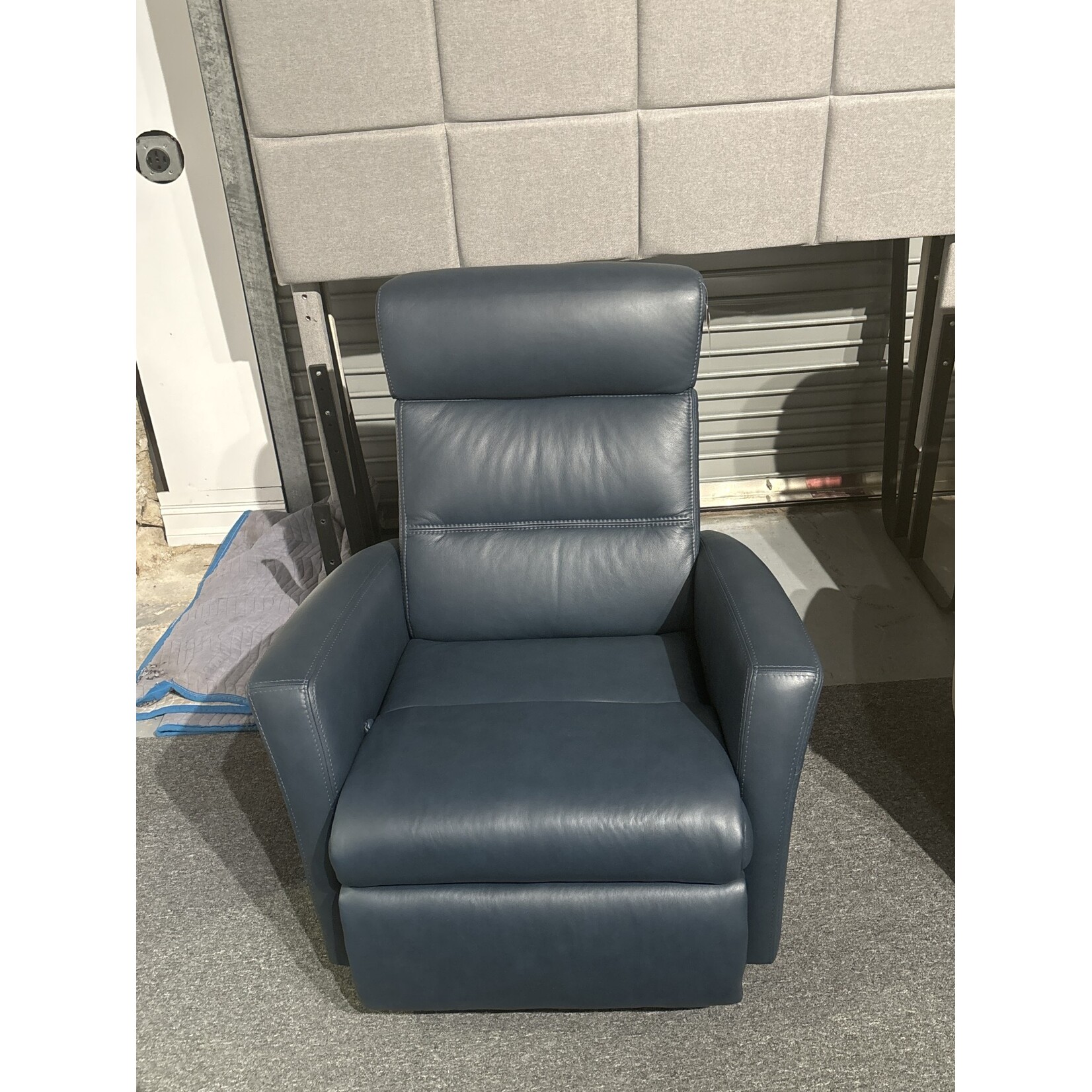 DIVANI RG325-T415 Pacific Manual Recliner Leather (SP)
