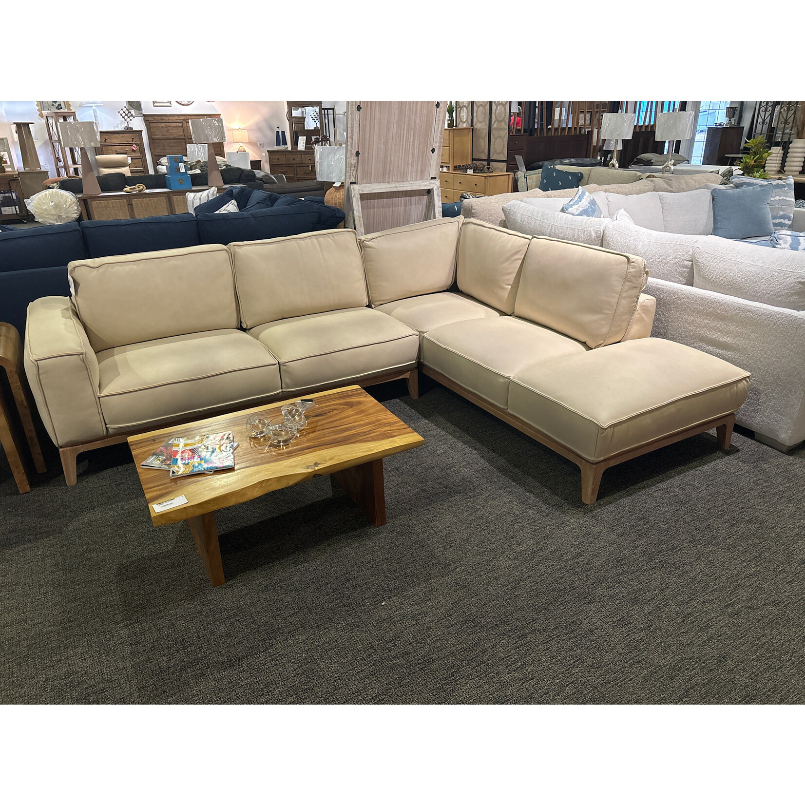 33575-GLE2221 Chalk Leather 2pc Sectional