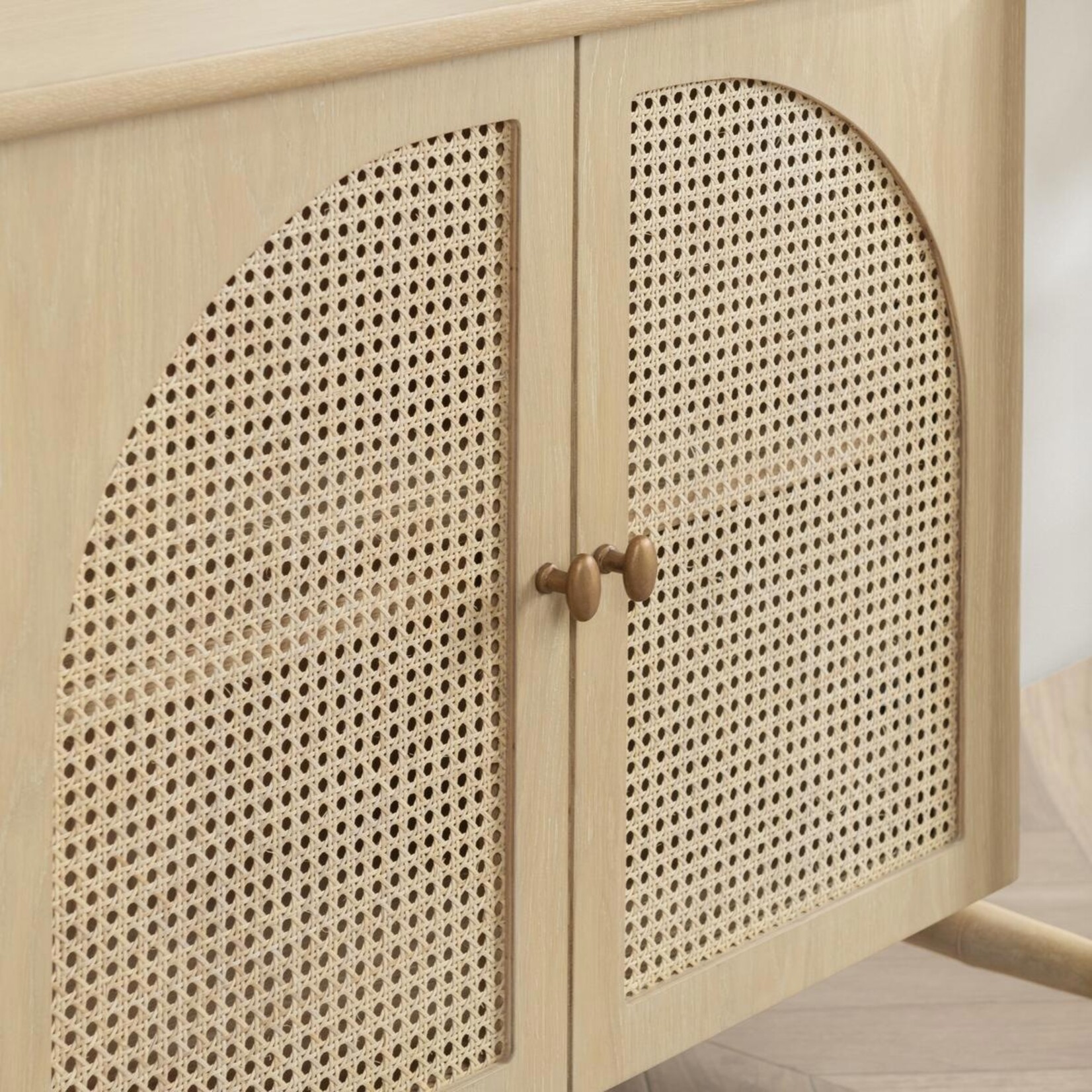 Classic Home Barrea Oak Wood 4Dr Cabinet Natural