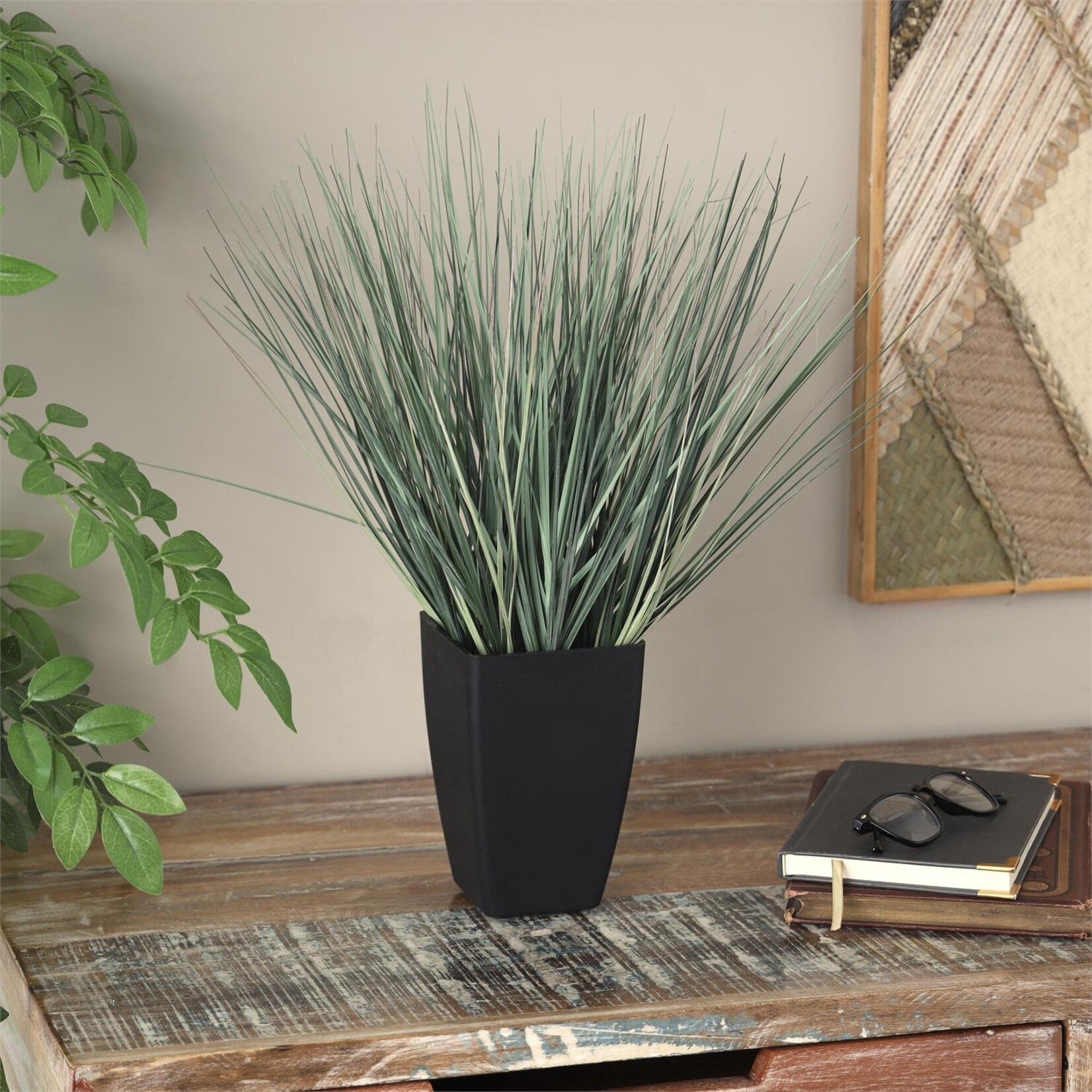 Uma Green Faux Foliage Onion Grass Indoor Outdoor Artificial Plant with Black Plastic Pot (FW/CMS)