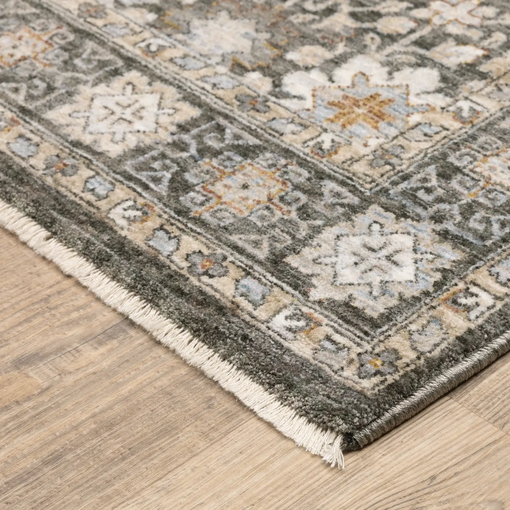 Oriental Weavers Maharaja MAHAR-071N1 5.3x7.6 Rug
