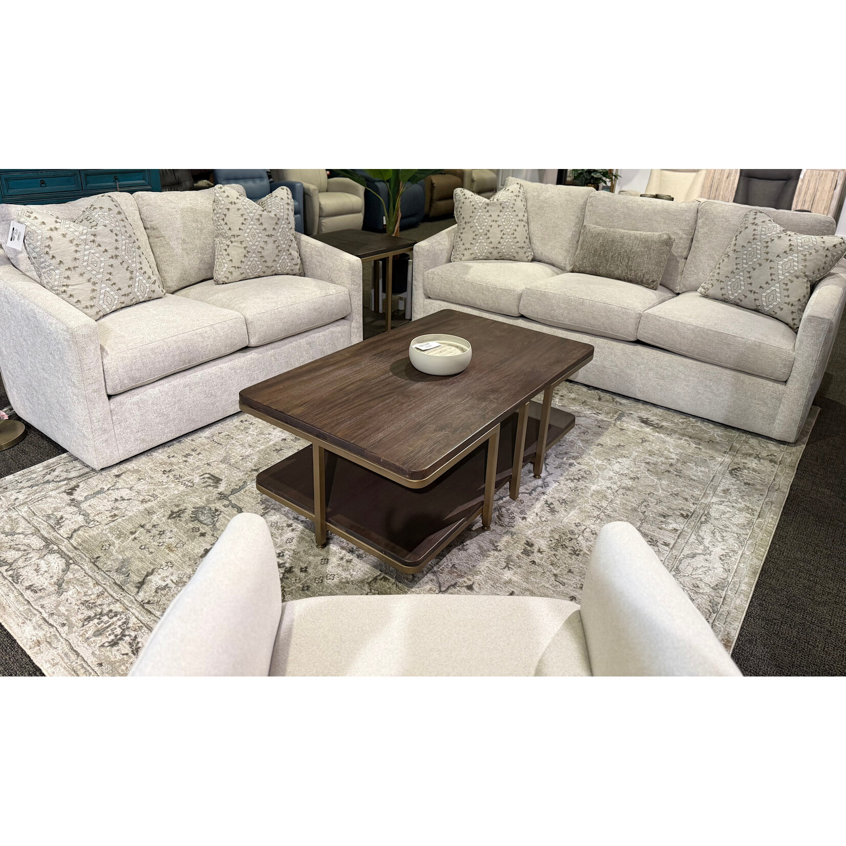 Craftmaster 7168 Sofa and Loveseat - Hillman10/Advantage10/Bungalow10