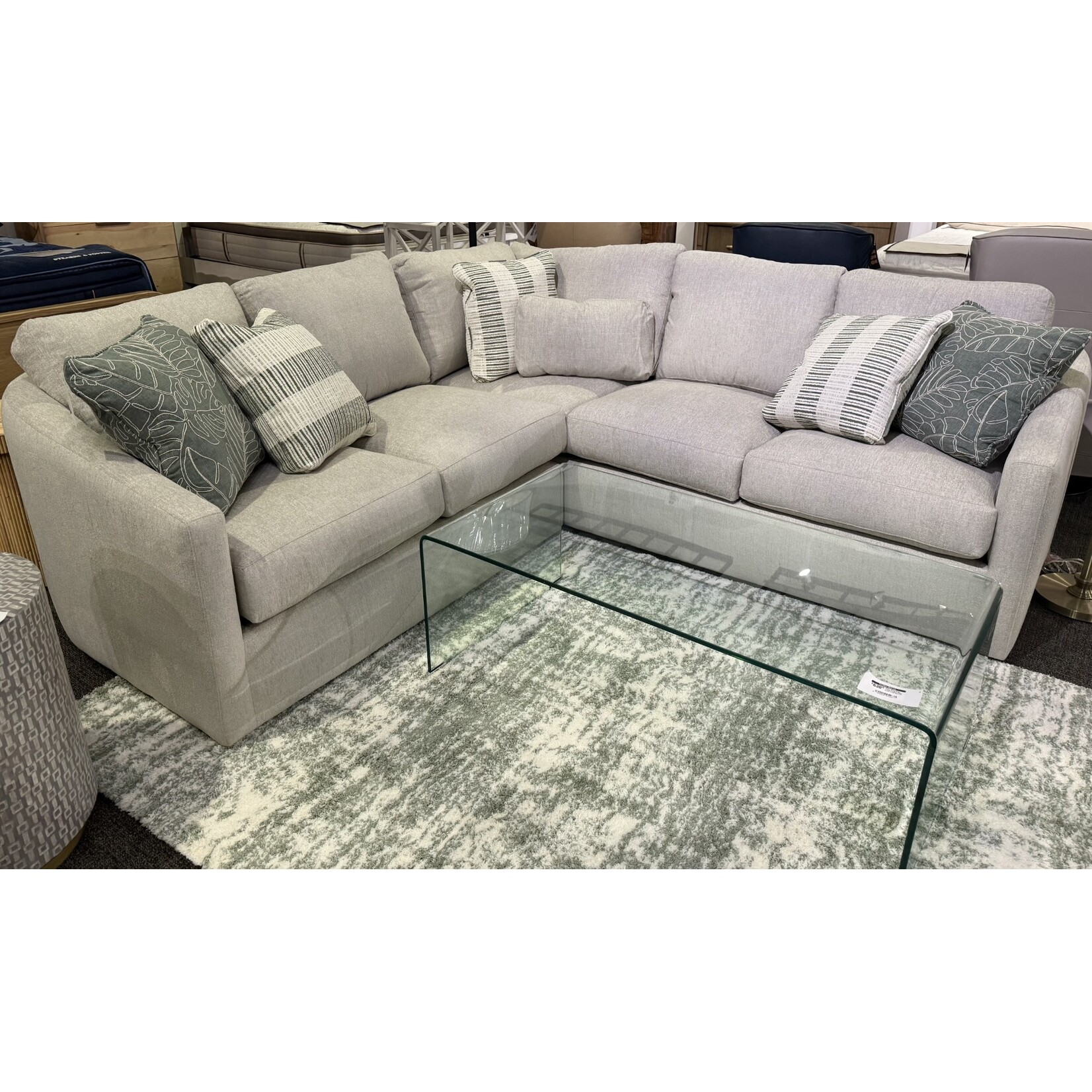 Craftmaster 2 Pc Sectional - 7168 - RIG41/ OTTILIE16