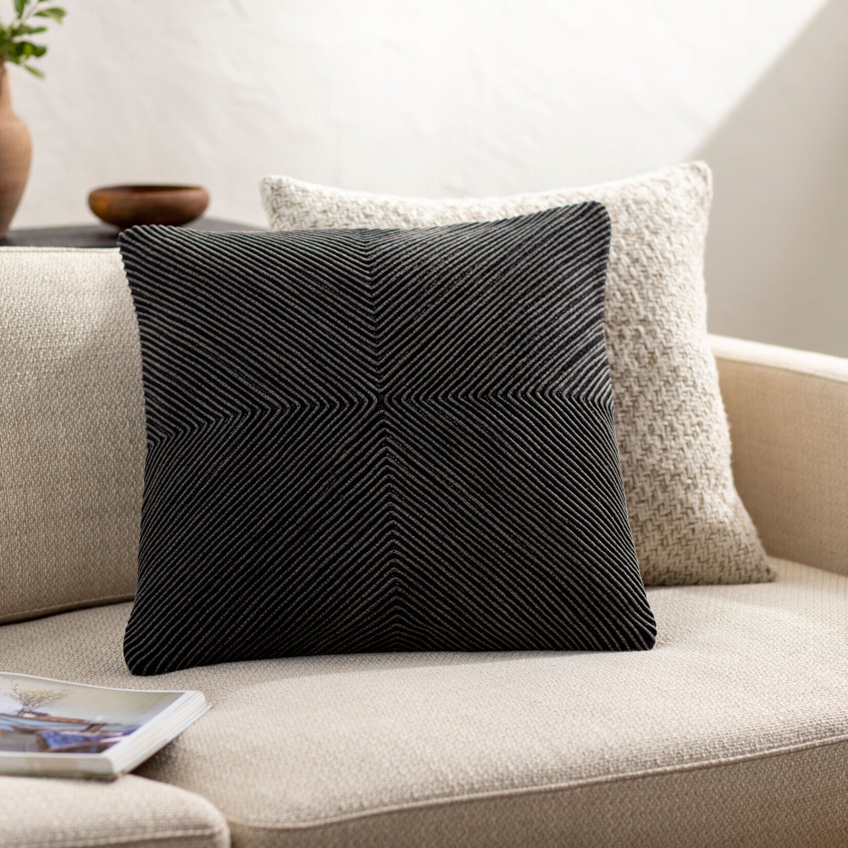 Surya Kohl Pillow Black