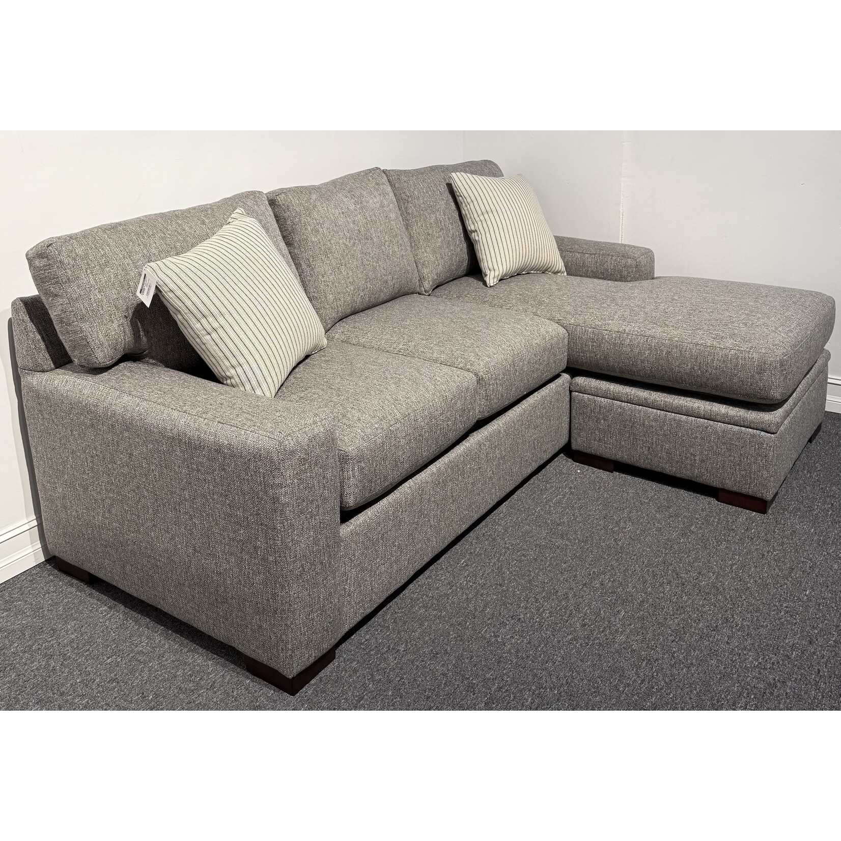 OvernightSofa 5190-Z Sugarshack Pebble Queen Sleeper  w/reversible Storage Chaise