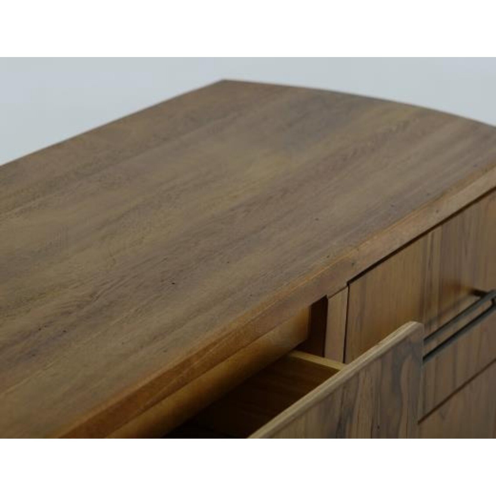 IFD Balam Brown Console