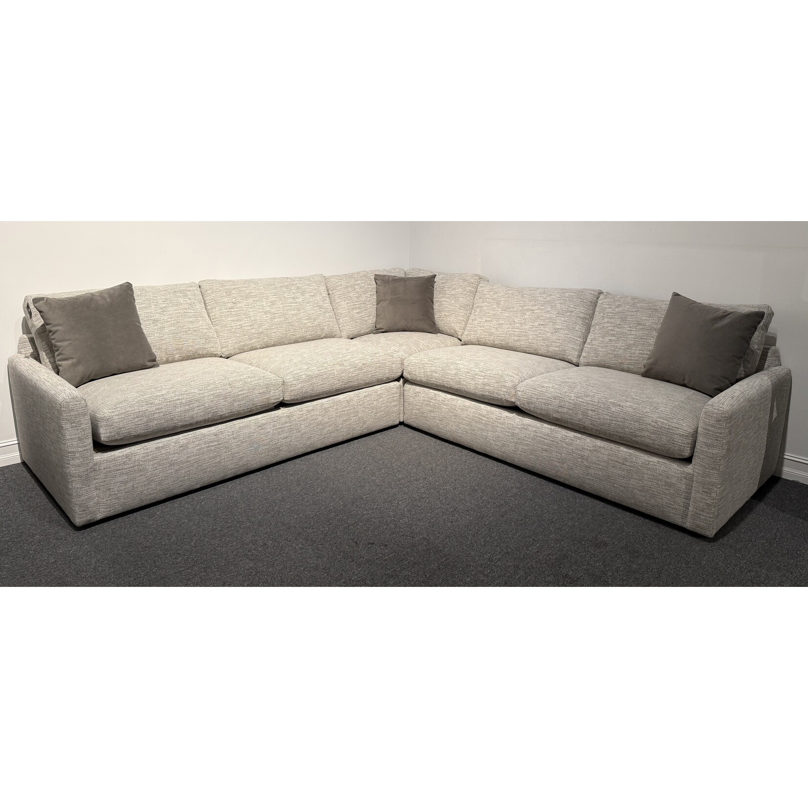 OvernightSofa 125 Sectional w/Queen Sleeper Tribute Linen