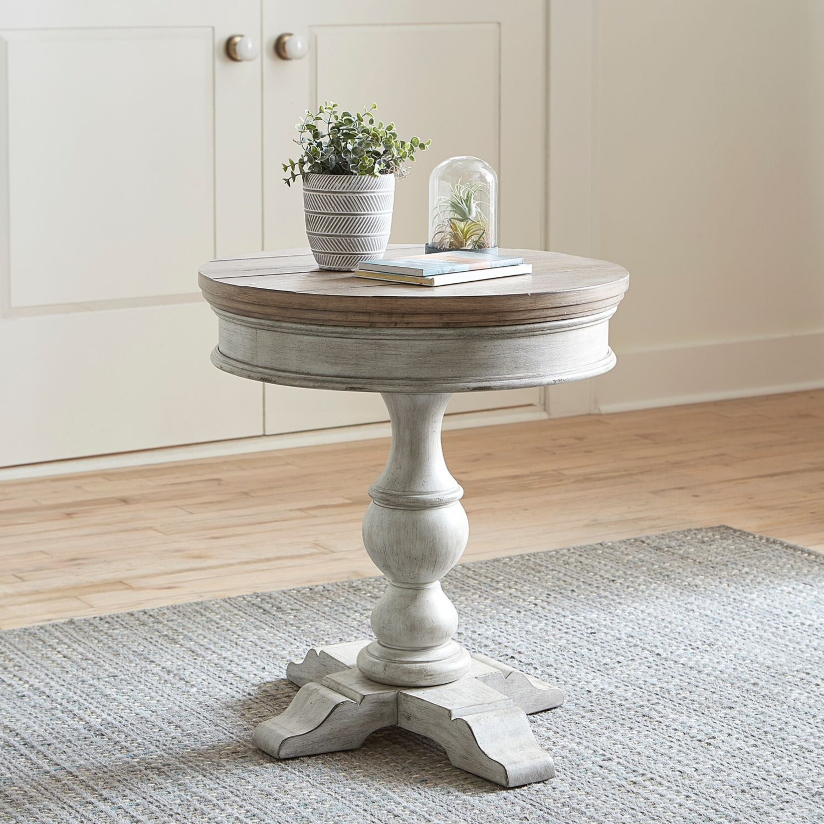 Liberty Furniture Heartland Round Chairside Table