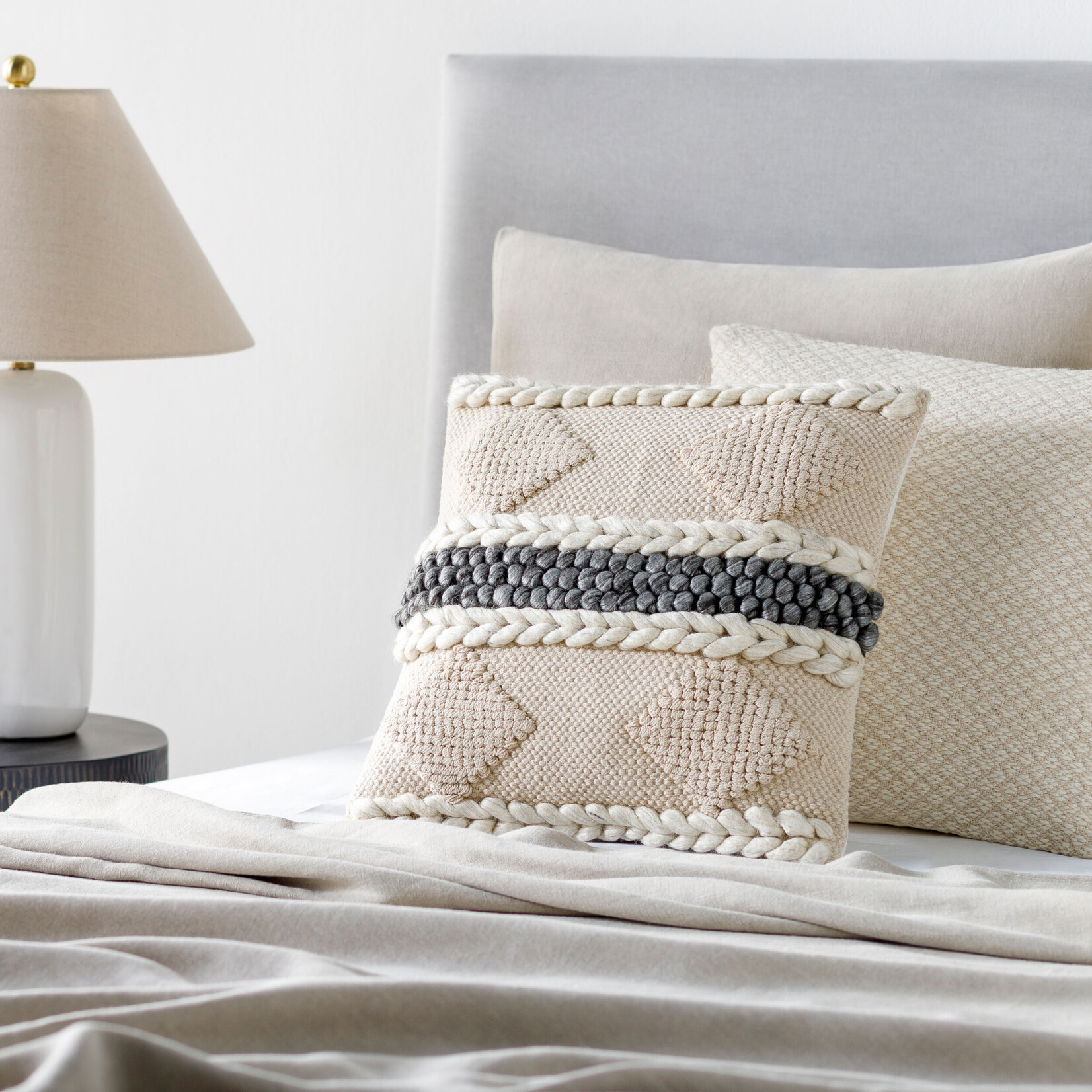 Surya NTO-002 22x22 Pillow