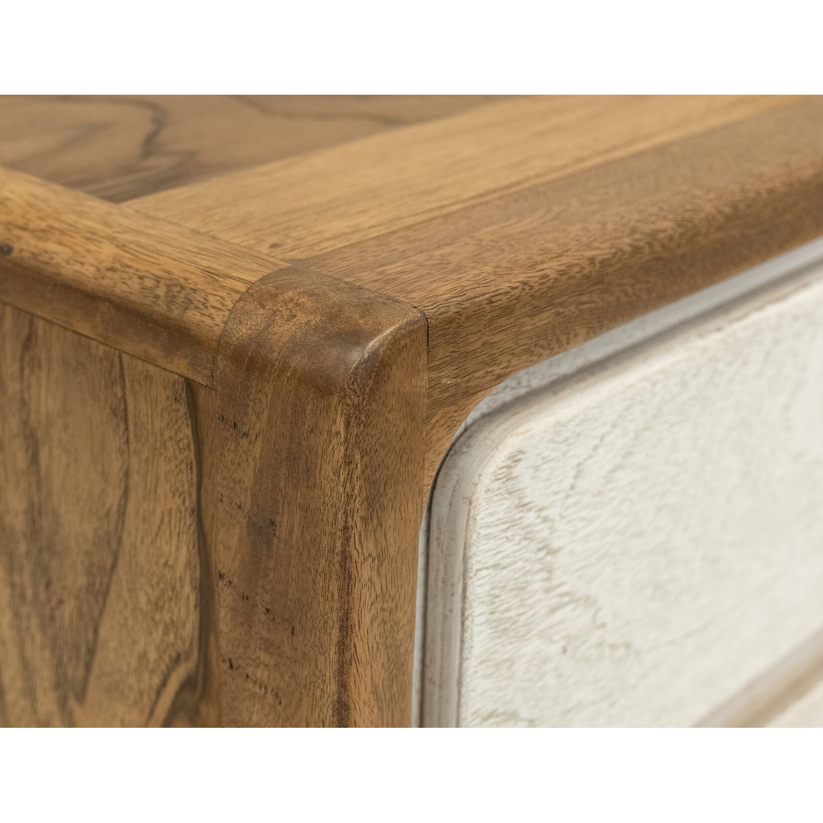 IFD Evoke	3 Drawer 3 Door Console (FW)