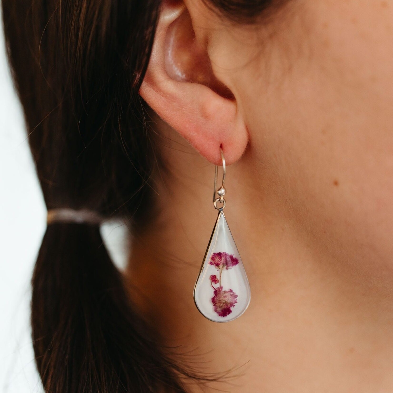 Peru Earrings Rain Drop Dried Flower/Resin 2L Prpl/Wht