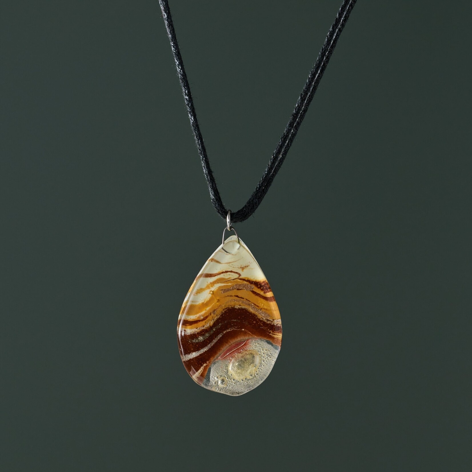 Chile Necklace Teardrop Fused Glass/Cttn 18L Rd/Tan/Blk