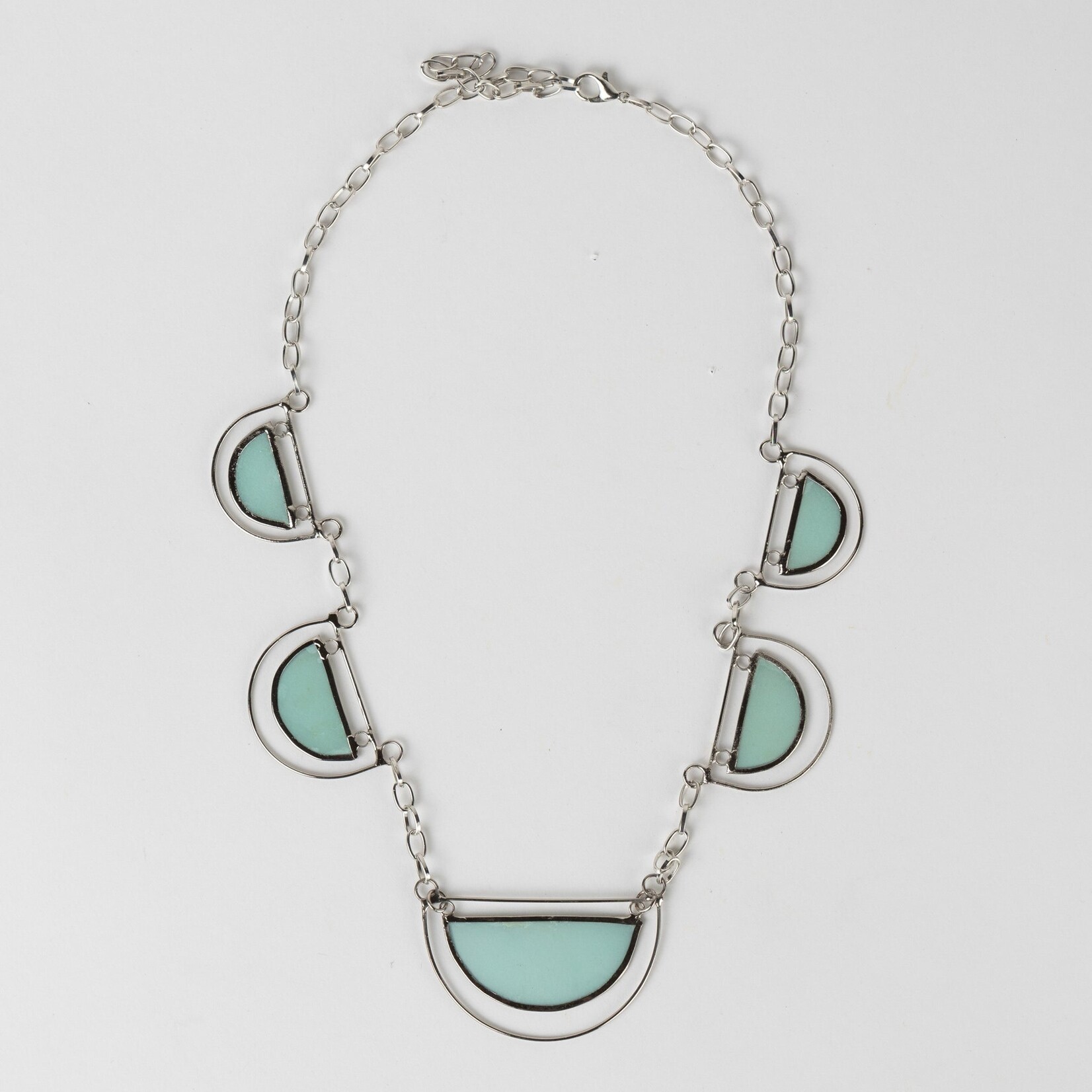Philippines Necklace 5 Semicircles Capiz/Mtl 19.5L Light Green