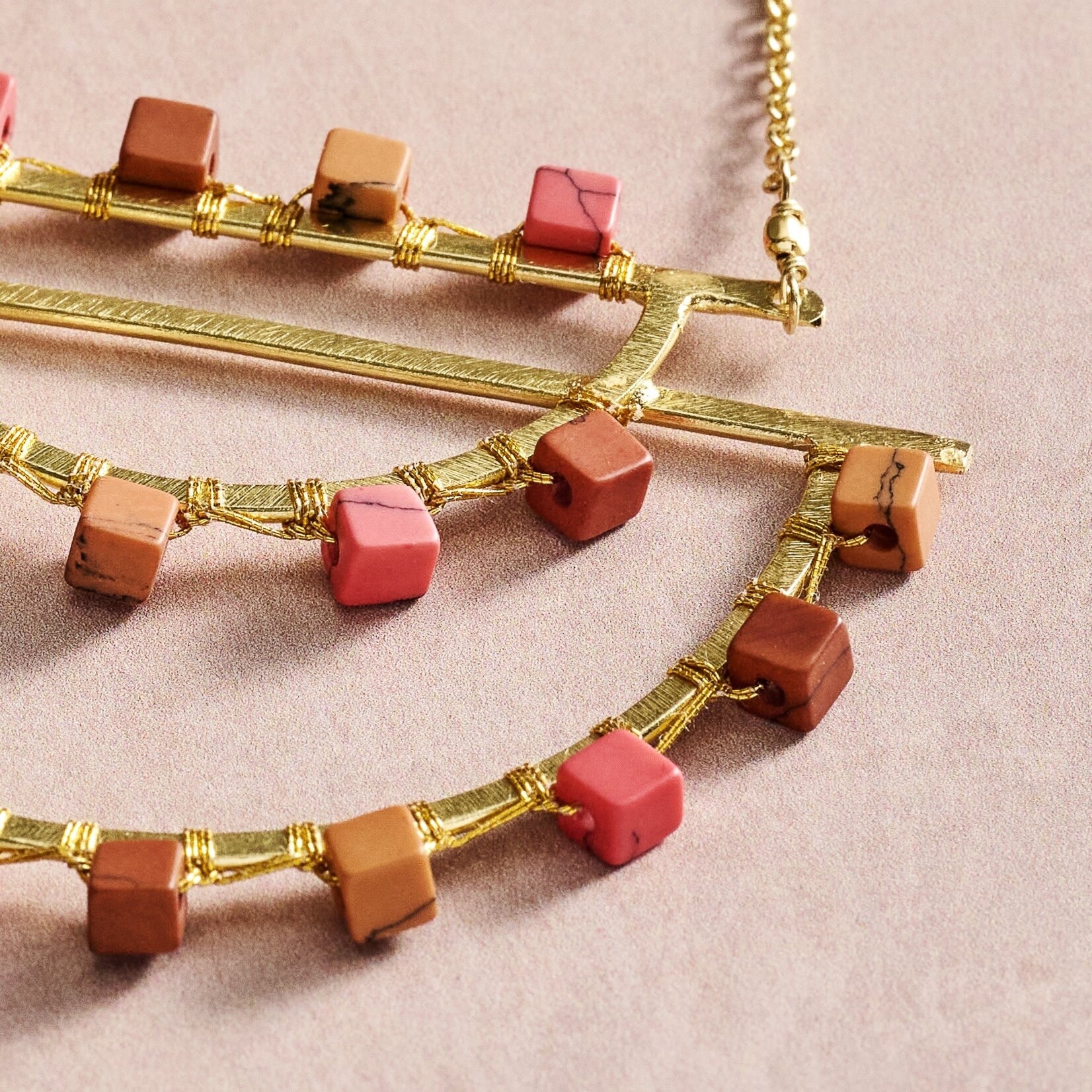 India Necklace Half Crcl Pend Br/Clay 26L Br/Orng/Tan