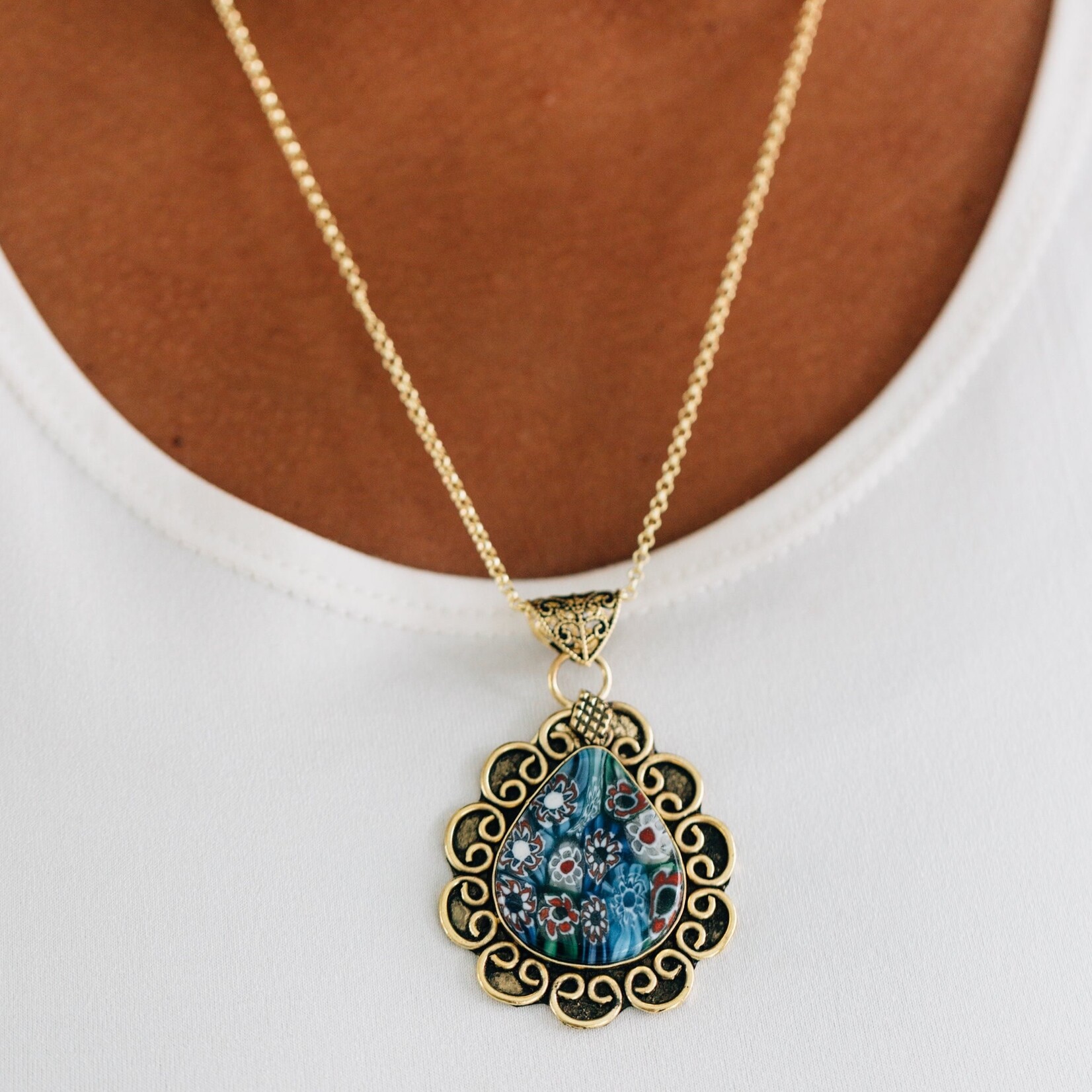India Necklace Flrl Pend Pear Brss/Glss 20L Br/Blu/Grn