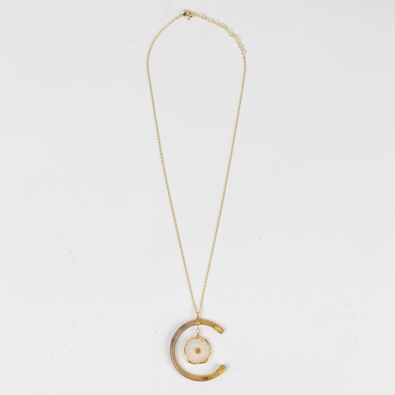 India Necklace C Pend Geode Horn/Stn/Brss 24L Br/Crm/Tan