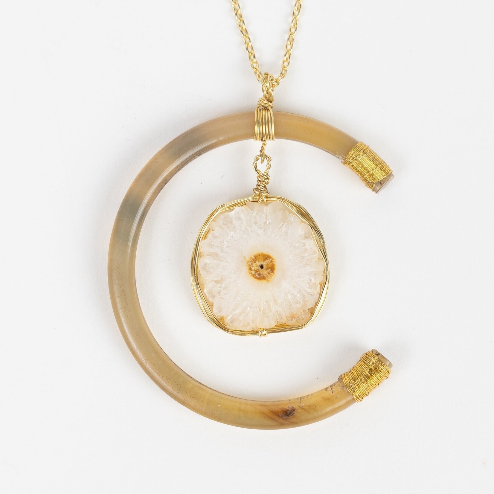 India Necklace C Pend Geode Horn/Stn/Brss 24L Br/Crm/Tan
