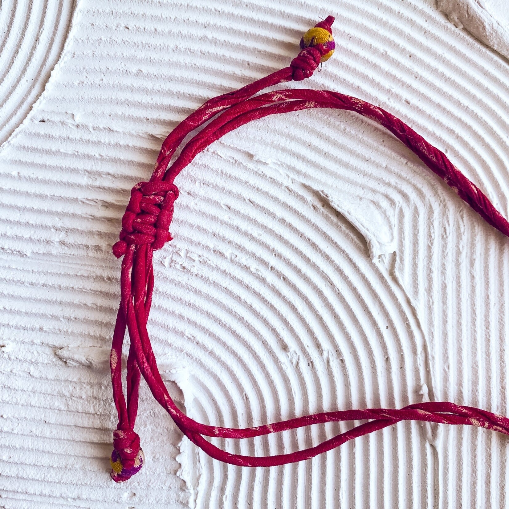 India Necklace Bead Recyc Sari/Brss 30L Adj Brss/Rd/Blu