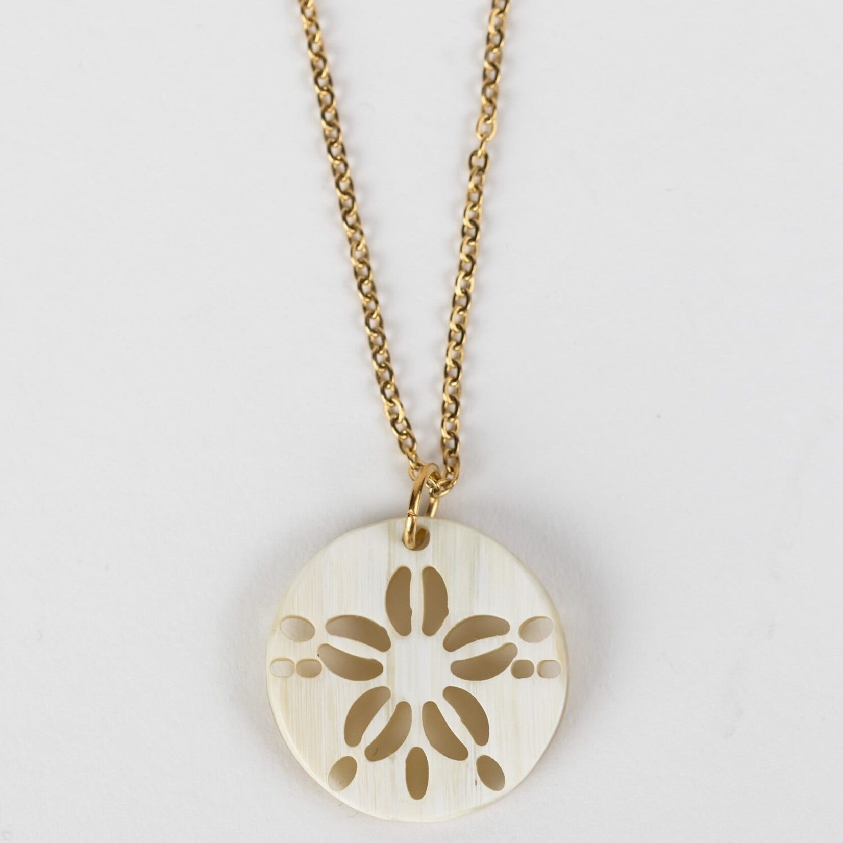 Vietnam Necklace Sand Dollar Pend Horn/Mtl 1Dx18L Crm/Gld