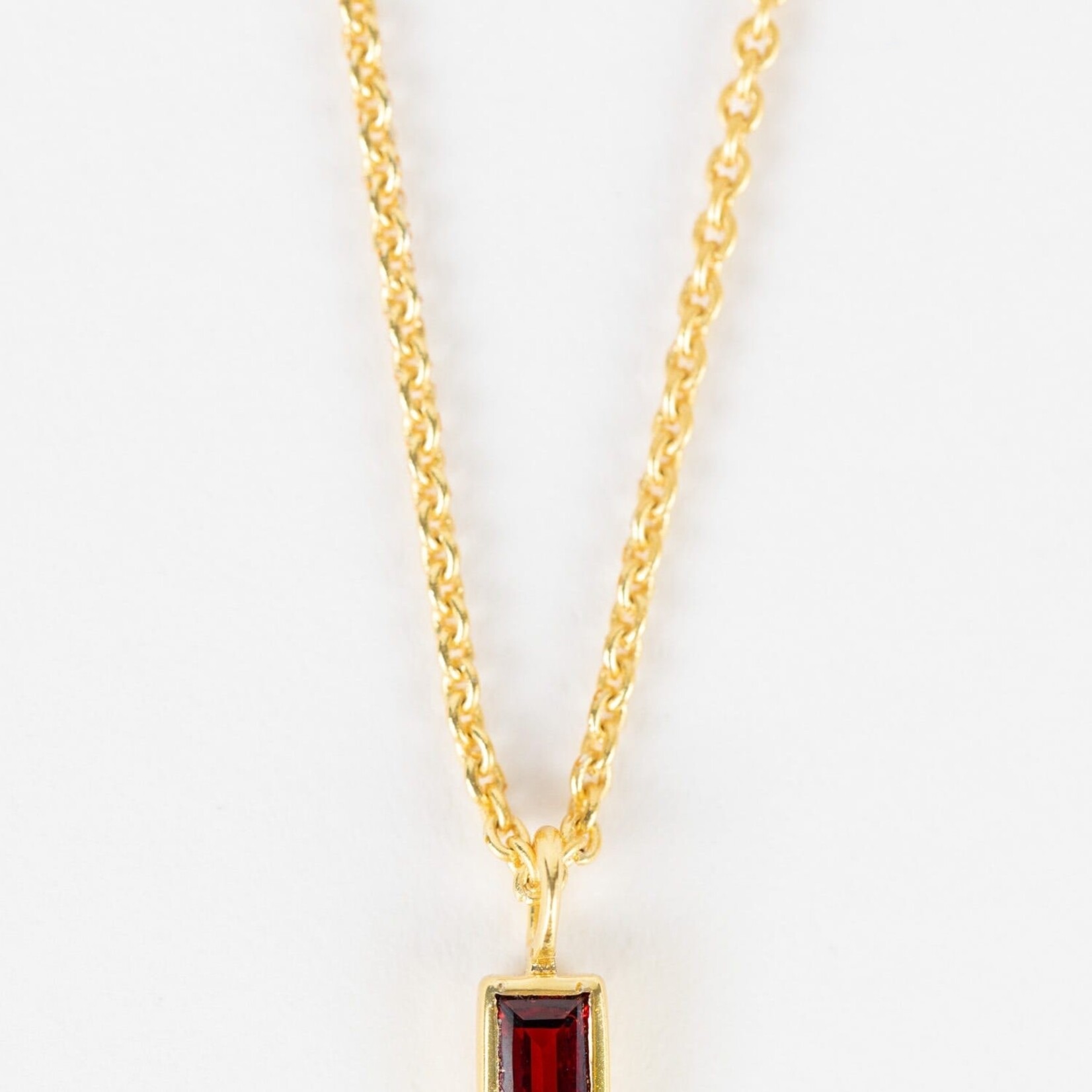 India Necklace Tiny Rect Pend Garnet/Strlg 14.5L Gld/Red