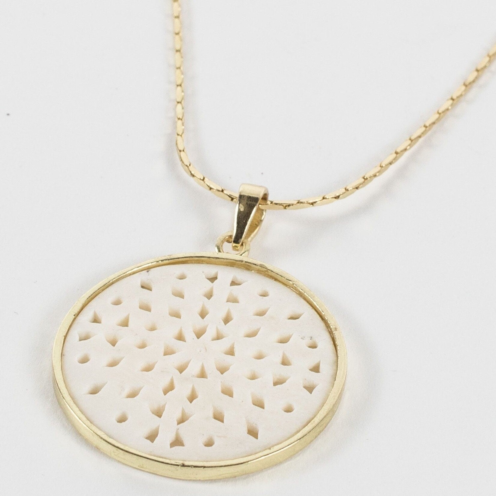 India Necklace Circle Pend Fretwork Bone 16L C