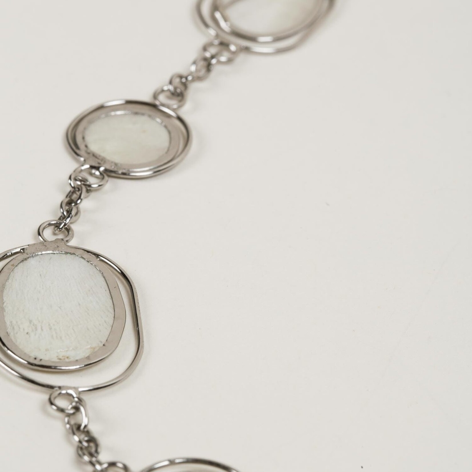 Philippines Necklace Oval In Oval Capiz/Brass 32L Cr