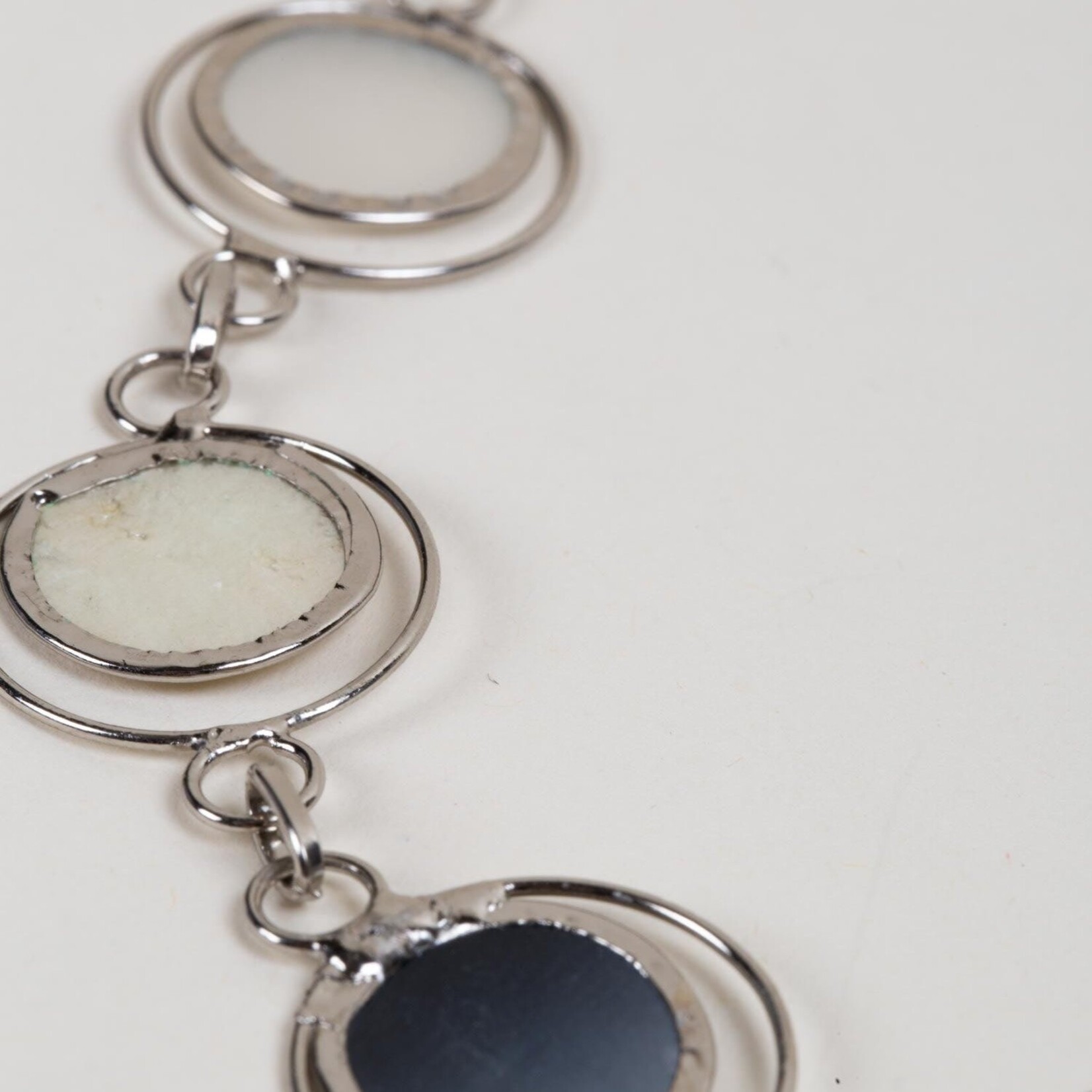 Philippines Necklace Linked Circles Capiz 22L Gray/C
