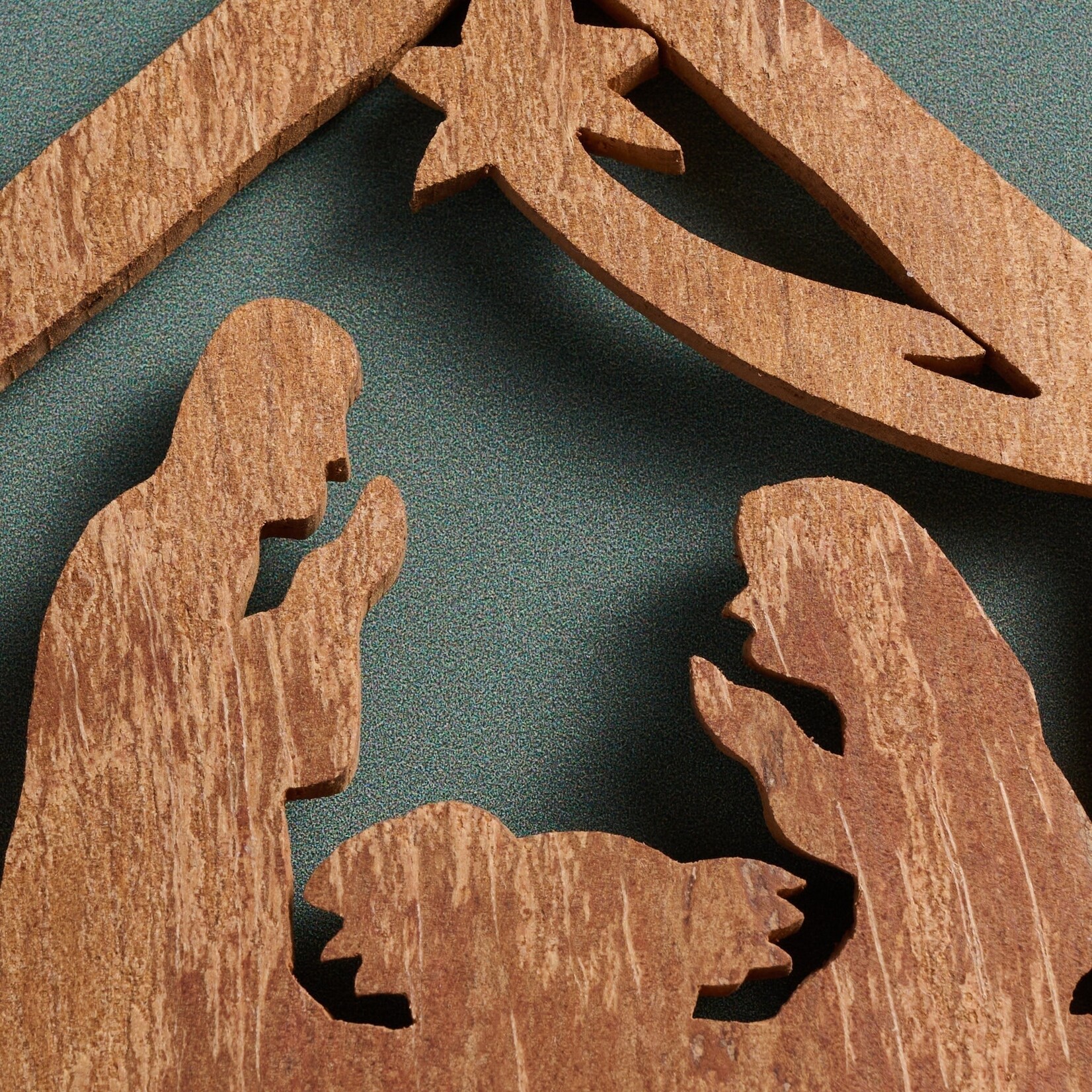 Vietnam Ornament Nativity M/3 Cutout Cinn Bark 3H Brn