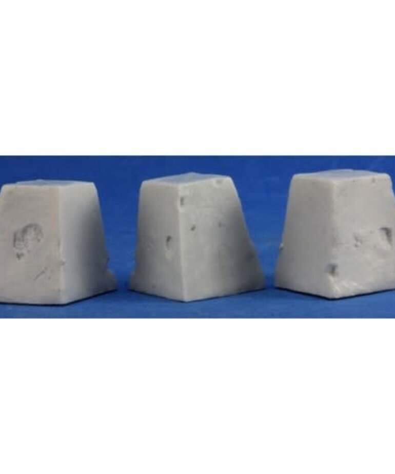 Reaper Reaper Bones 80055 Dragon's Teeth (3) Set