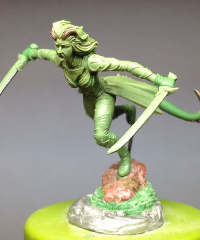 Dark Sword Miniatures Dark Sword Miniatures (Metal) Female Demonkin Warrior Dual Wield (1)