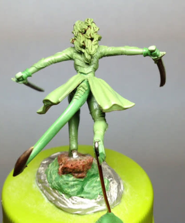 Dark Sword Miniatures Dark Sword Miniatures (Metal) Female Demonkin Warrior Dual Wield (1)