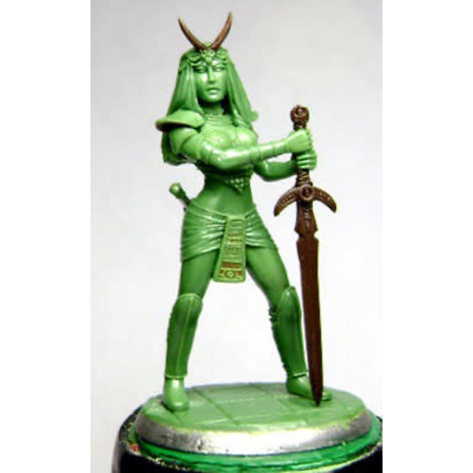 Dark Sword Miniatures Dark Sword Miniatures (Metal) Elmore Masterworks - Female Royal Guard (1)
