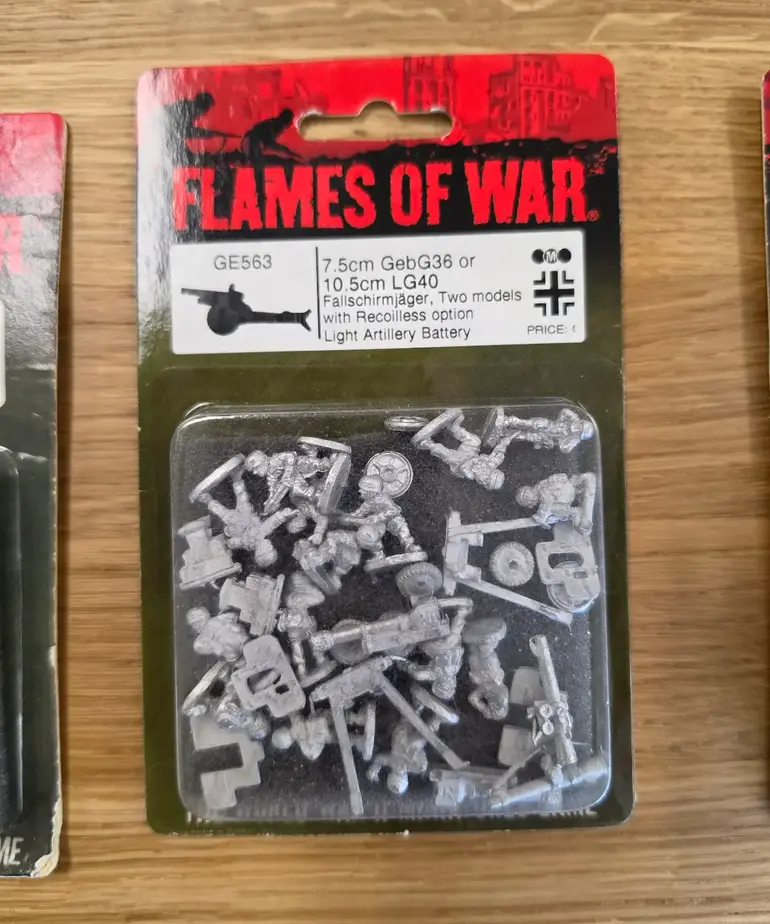 Flames of War NOS: Flames Of War GE563 7.5cm GebG36 or 10.5cm LG40 Fallschirmjager, Two models with Recoilless option Light Artillery Battery