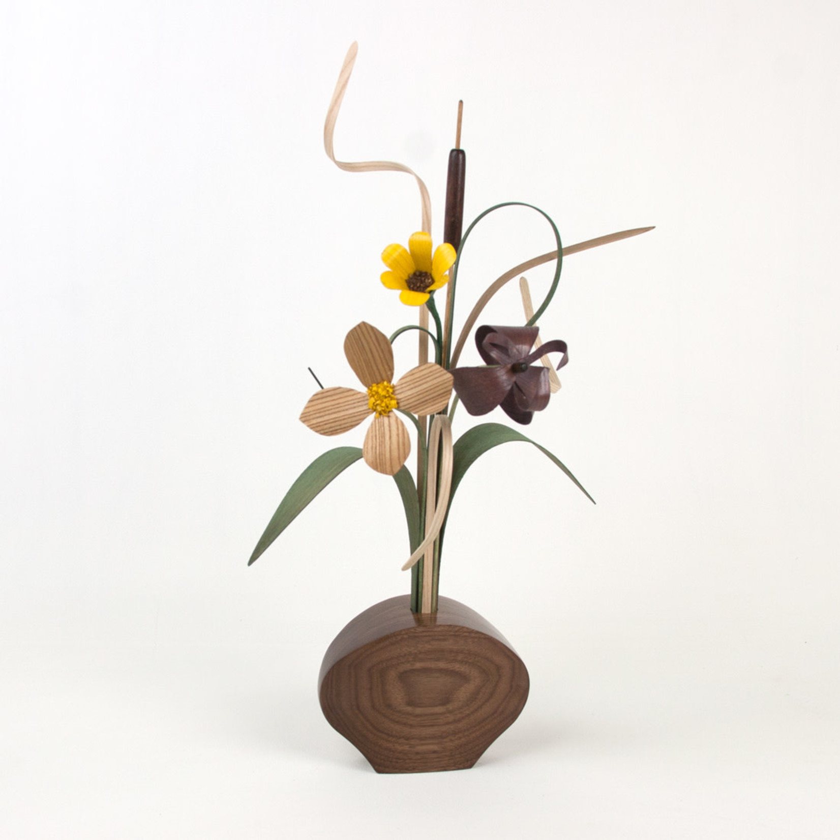 CONTEMPORARY BALANCE WOOD VASE WITH WOOD FLOWERS