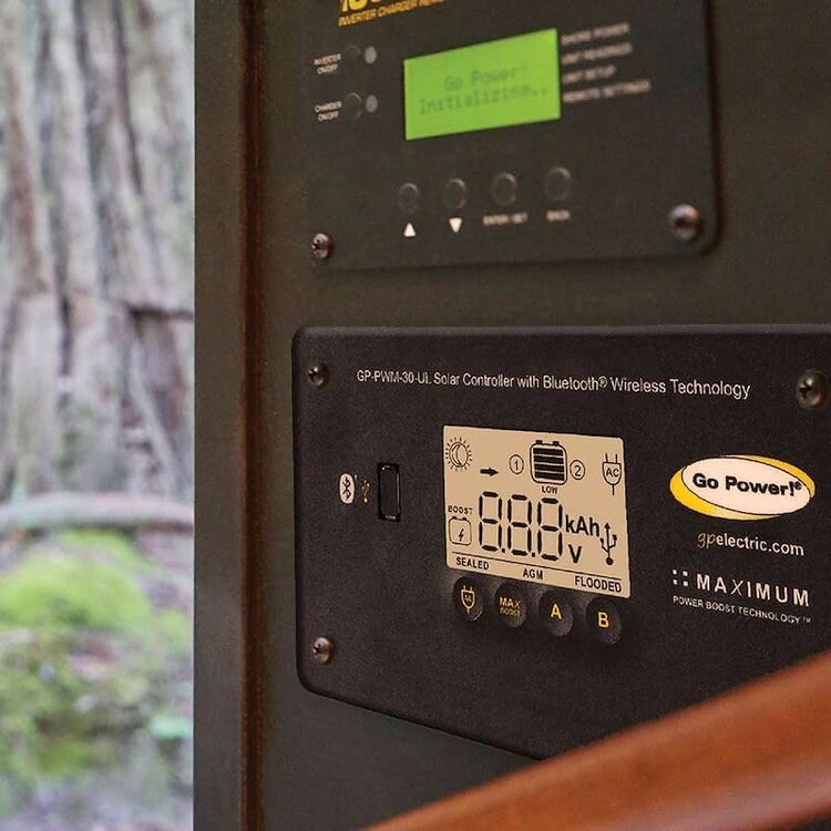 Go Power 30A PWM Digital Controller w. usb Dual Bank