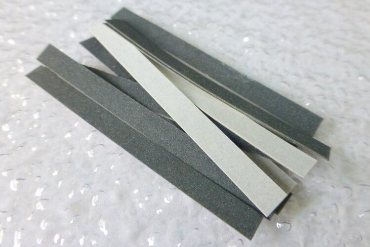 LUX Modellbau LUX 9050 MLR-1 3rd Rail Polishing Strip (20) 800gr