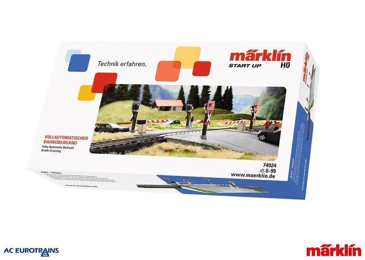 Märklin Märklin 74924 C-Track Railroad Grade Crossing