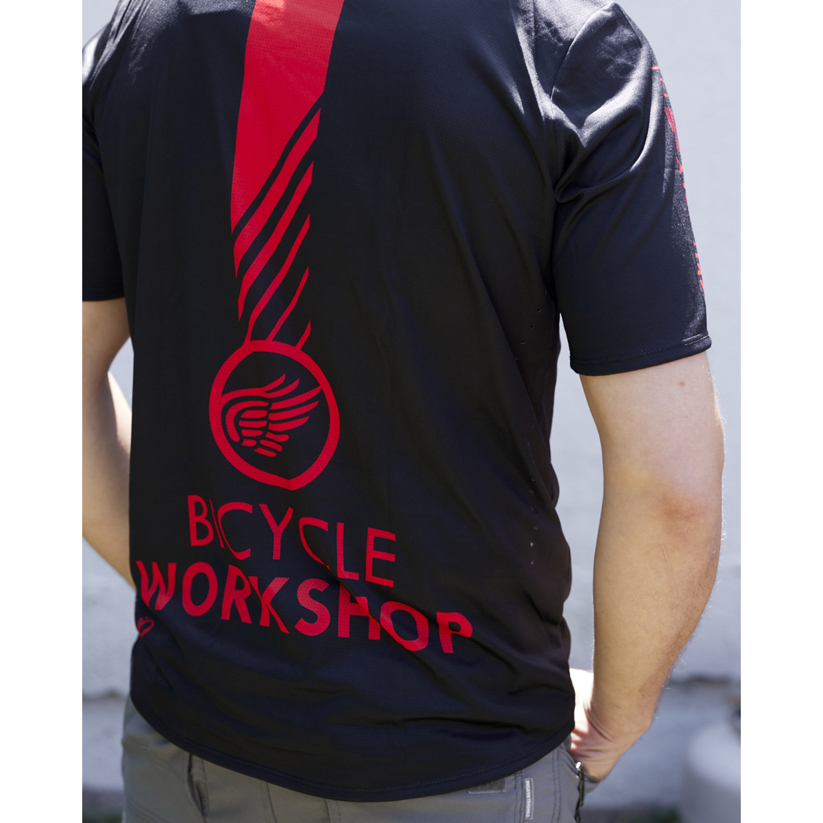 Pearl Izumi 2022 TBW Men's Summit Jersey by Pearl Izumi