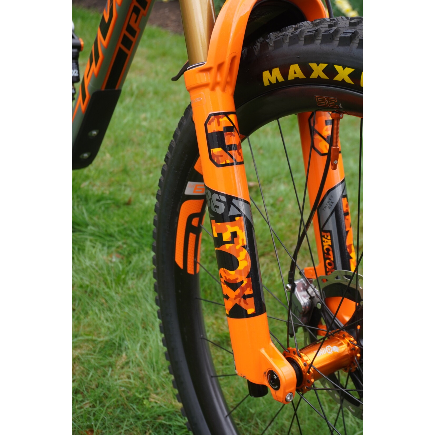 2022 Pivot Mach 429 Enduro Large Custom (pre-owned)