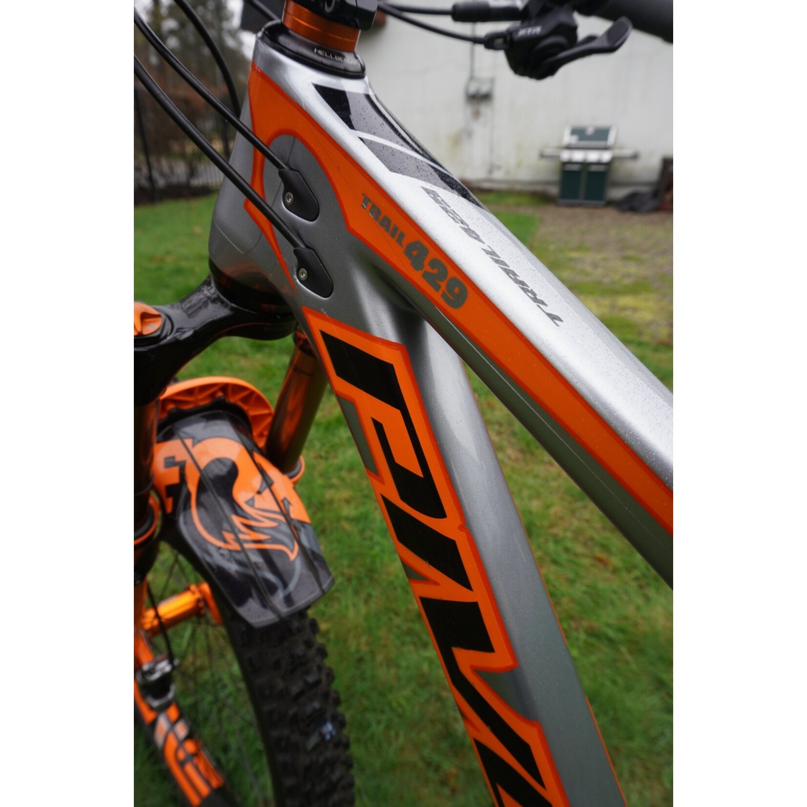 2022 Pivot Mach 429 Enduro Large Custom (pre-owned)