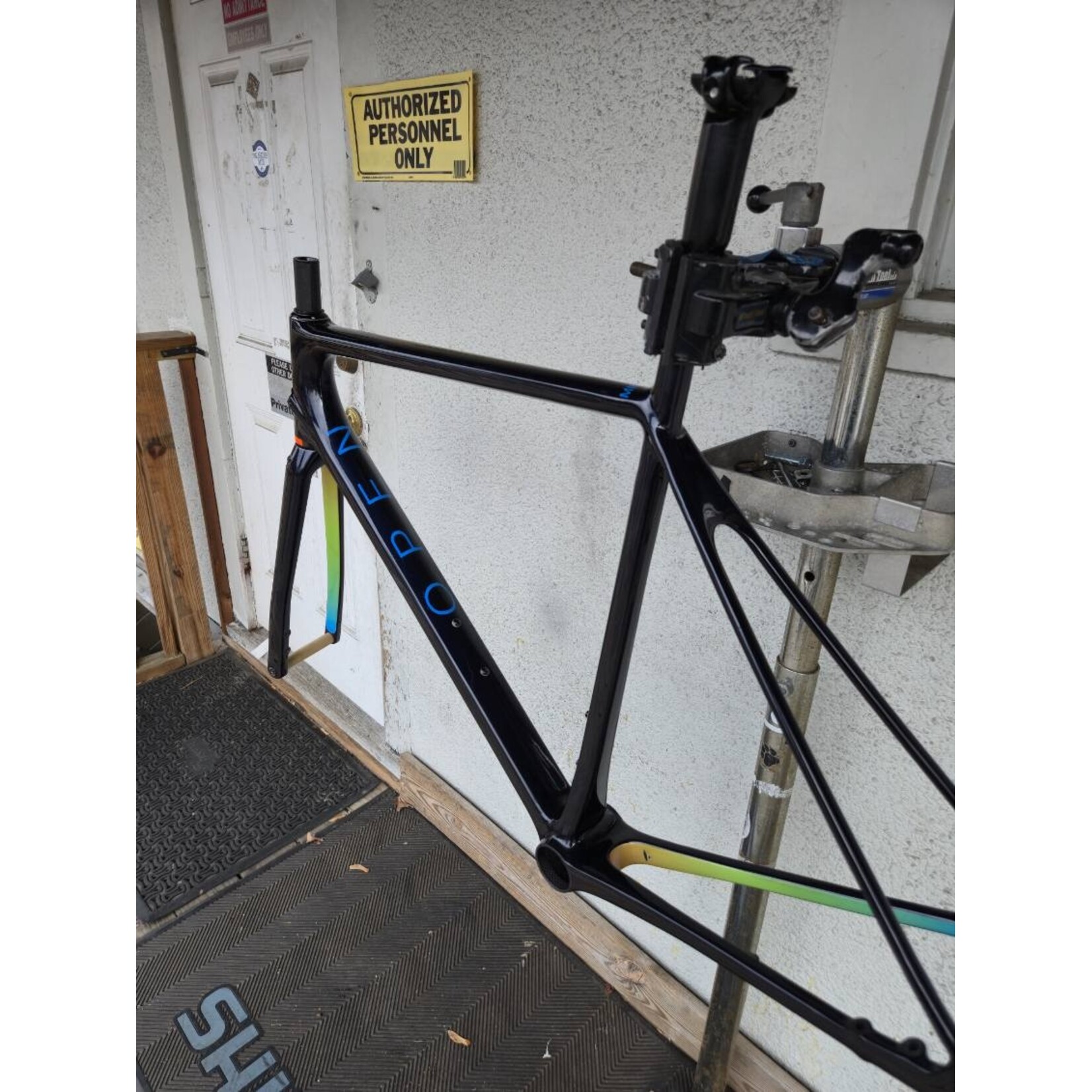 2022 Open MIN.D Frame-set - Medium (Pre-owned)