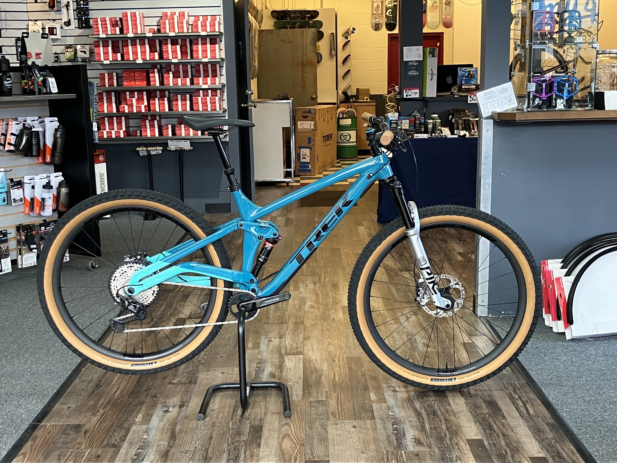 Tommy's Pro Build - TREK Full Stache - Large - Teal / Miami Green