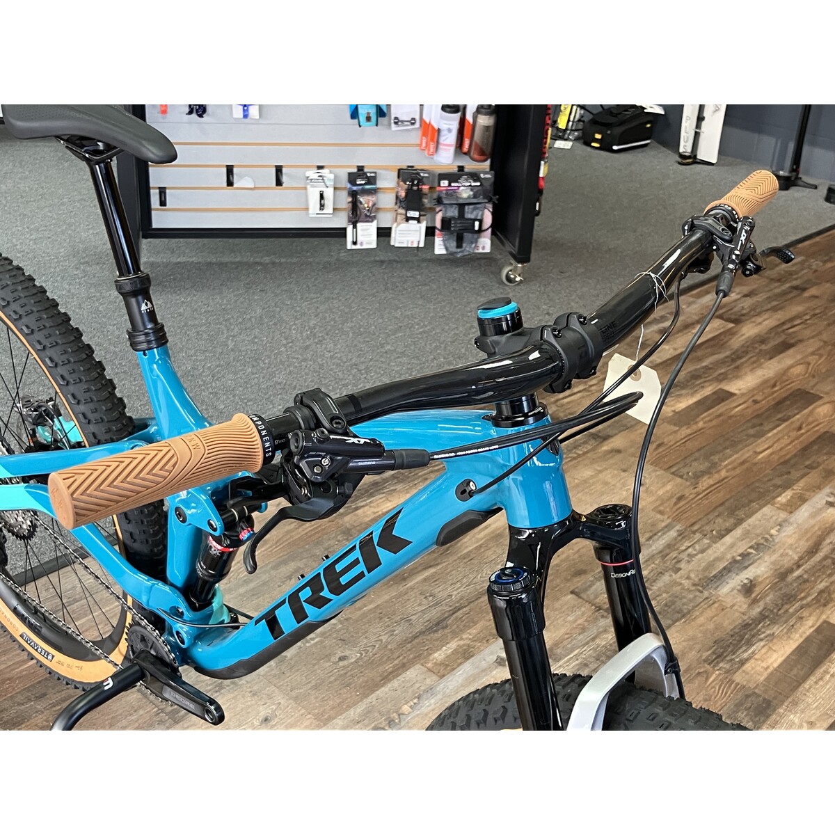 Tommy s Pro Build TREK Full Stache Large Teal Miami Green Tommy s Bicycle Shop