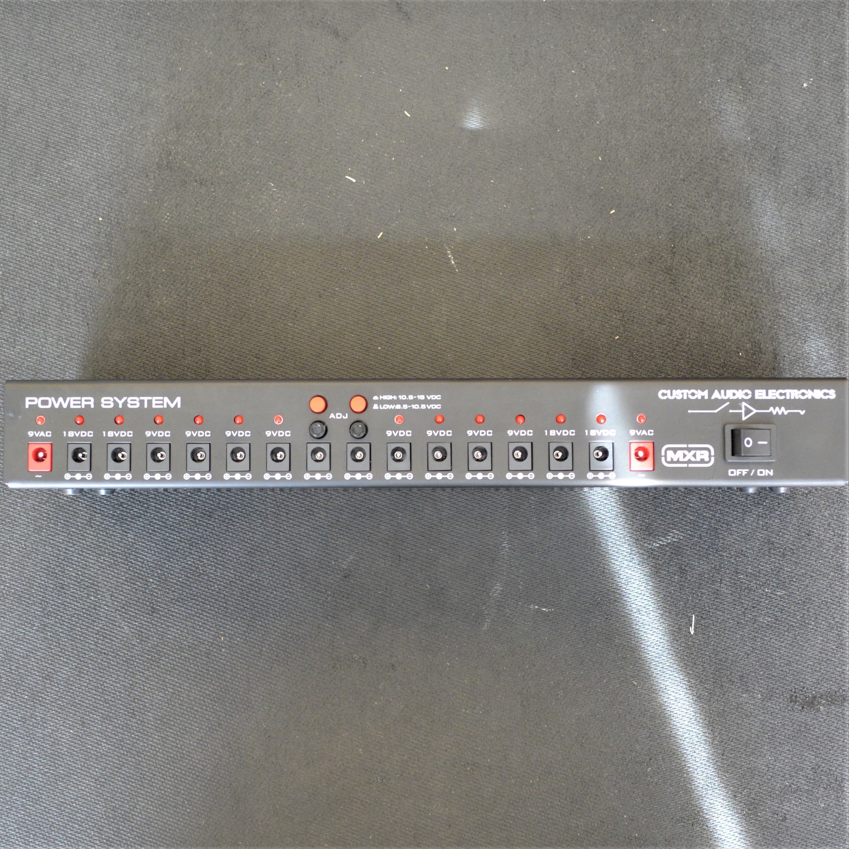 MXR MXR Custom Audio Electronics Power System MC403